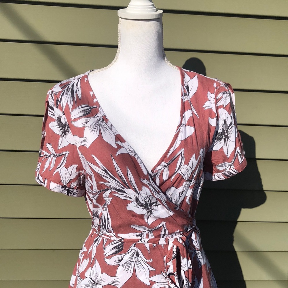 Floral Wrap Dress - Picture 3 of 6